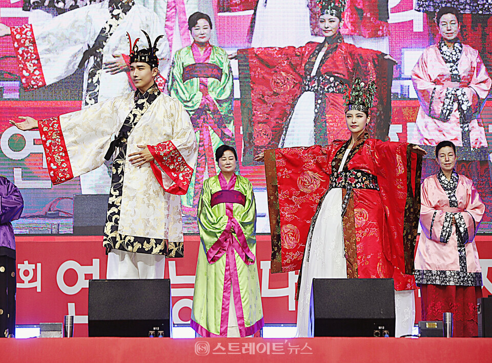 한빛단 전영주(오른쪽). 양용은 기자 taeji1368@naver.com 