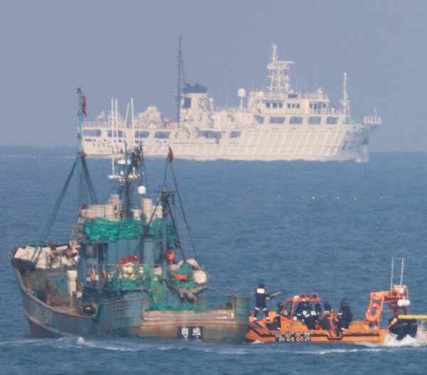 서해해경청이 외국어선을 대상으로 모의훈련을 실시한다.(사진=서해해경)