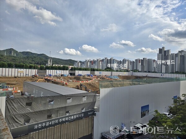 과천시 별양동 과천주공 4단지의 재건축 일반분양인 '프레스티어자이'의 건설현장 (사진 : 함영원 기자)