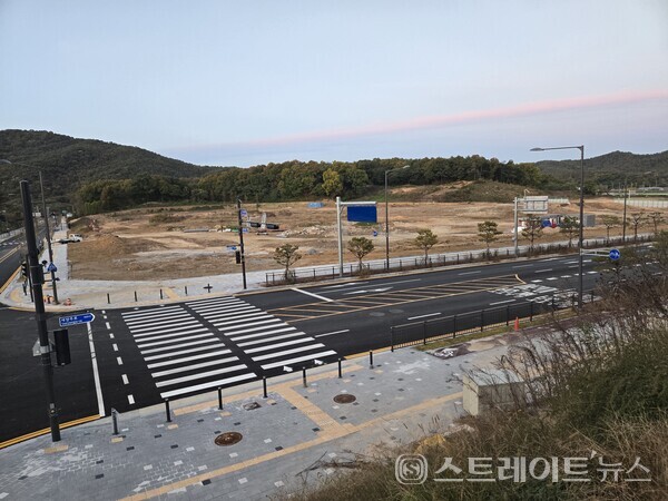 대우건설(대표이사 백정완)이 경기도 양주시 남방동 일원 양주역세권 도시개발사업 지구단위계획 내 공동5 A1블록에서 시행･시공 중인 ‘양주역 푸르지오 센터파크’ 건설현장 ⓒ스트레이트뉴스(사진 : 김태현 선임기자)