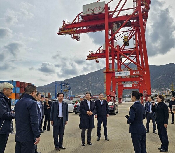 박홍률 목포시장이 목포-연운항간 점진적 직항로 개설방안 모색에 나섰다.(사진=목포시)