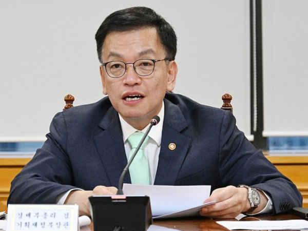 14일 '거시경제금융현안 간담회'를 주재하는 최상목 경제부총리 겸 기획재정부 장관. 연합뉴스 제공.