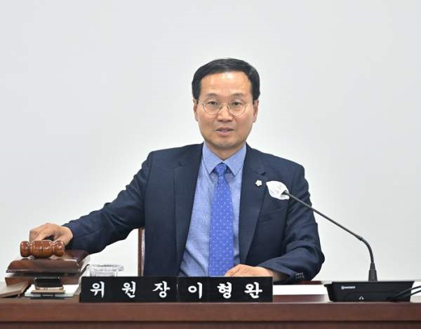 목포시 민간위탁행정사무조사 특별위원회 위원장 이형완 목포시 의원.(사진=목포시의회)