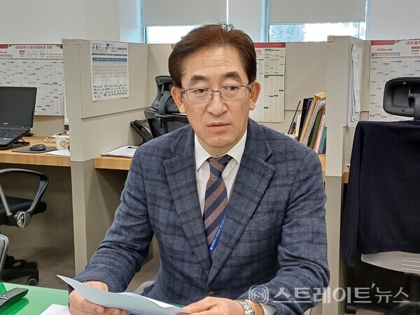 9일 한선희 미래전략산업실장이 중소벤처기업부의 글로벌 혁신특구 공모에 대전시 최종 선정 관련 브리핑을 하고 있다. 최미자 기자.