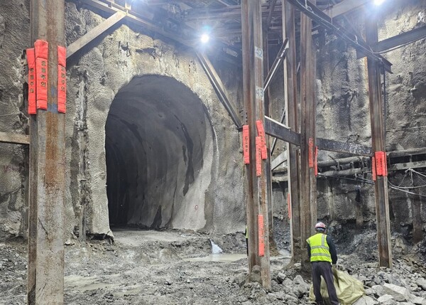 GTX 삼성역 대심도 터널 공사 현장. 삼성역은 ‘영동대로 복합환승센터 개발사업’이 지연되면서 빨라야 2028년 완공 예정이다. 서울시