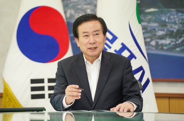 박홍률 목포시장이 2024년 송년사를 밝히고 있다.(사진=목포시)