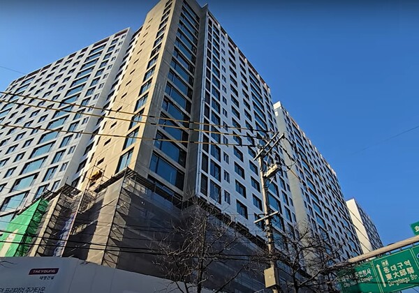 미분양 늪 대구 청약시장의 84㎡ 초과 중대형 공급 감소가 예상되는 가운데, ㈜태영건설이 동구 신천동 동부정류장 후적지 일원에서 100~117㎡ 중대형으로 구성된 ‘더 팰리스트 데시앙’ 분양에 나선다. 입지의비밀 캡쳐