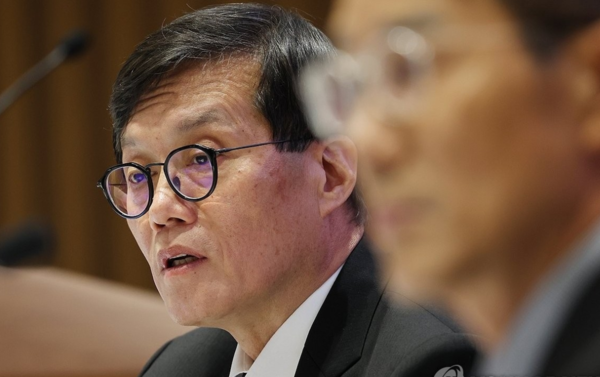 지난달 18일, ‘2025 상반기 물가안정목표 운영상황 점검 설명회’에서 답하는  이창용 총재. 연합뉴스 제공.