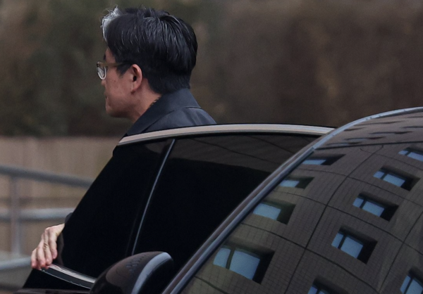 6일 오전, 오동운 고위공직자범죄수사처장이 정부과천청사 내 공수처 청사로 출근한 모습. 연합뉴스 제공.