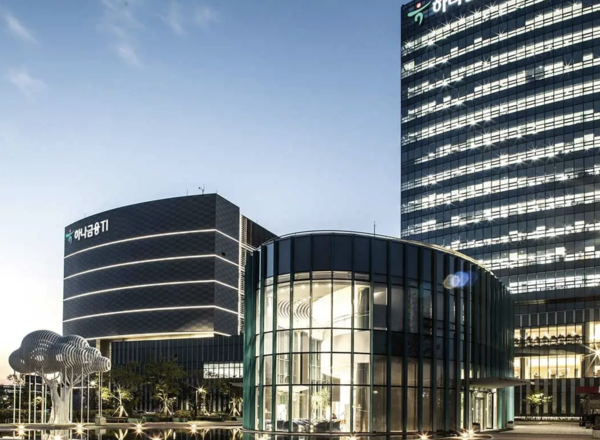 하나금융 홈페이지 화면.