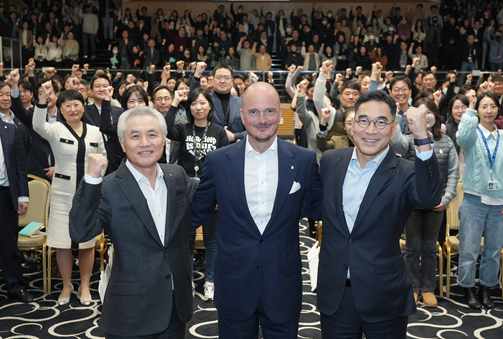 (왼쪽부터) 박종복 Senior Advisor, 디에고 디 조르지  그룹 CFO, 이광희 행장. SC제일은행 제공.