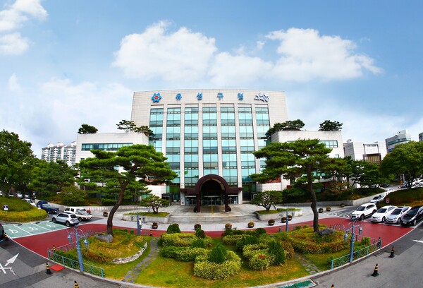 유성구청사 전경. 유성구 제공.