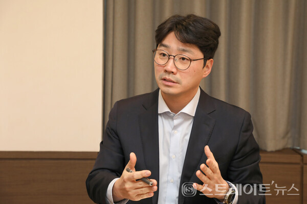 선우성국 삼성증권 SNI 패밀리오피스센터 2지점장이 스트레이트뉴스와 인터뷰를 진행했다.