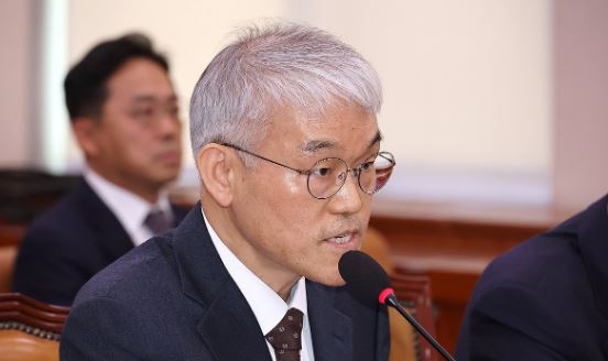 천대엽 법원행정처장이 20일 오전 국회 법사위원회의 서부지법 폭력난동사태 현안질의에서 의원들의 질문에 답하고 있다. 연합뉴스