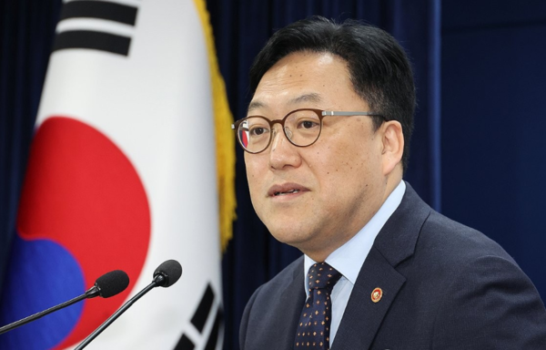 22일 서울 종로구 정부서울청사에서 열린 출입기자 간담회에서 발언하는 김병환 금융위원장. 연합뉴스 제공.