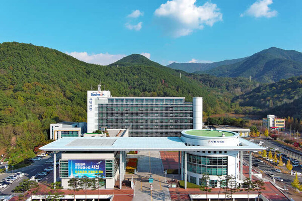 사천시 청사 전경.  사천시 제공