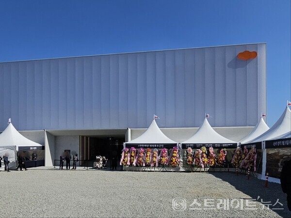 ◇충남 천안시 성성동 성성호수공원 서남쪽 부지에 만든 'e편한세상 성성호수공원'의 견본주택. (사진=이준혁 기자)