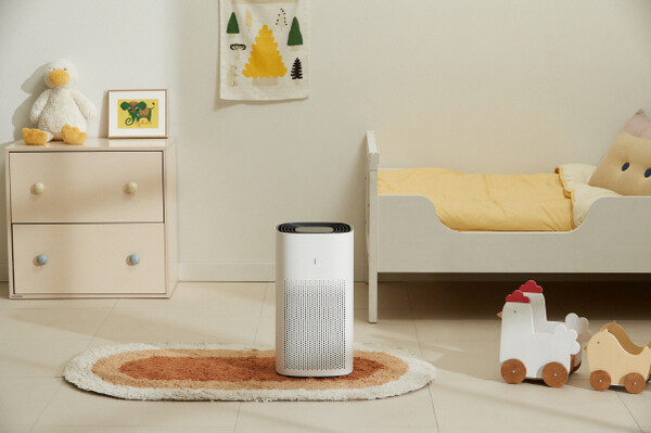 SK매직의 ‘올클린 디 아트(The Art)' 공기청정기는 공기질 관리는 물론 뛰어난 디자인으로 공간의 가치까지 높여주는 제품으로 꾸준한 인기를 얻고 있다. SK매직 제공