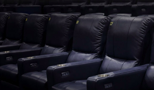 메가박스는 지난 10일 관객들에게 더욱 편안한 프리미엄 관람 환경을 제공하기 위해 강남점 전체 7개 상영관 492개 전석을 리클라이너 좌석으로 업그레이드했다고 밝혔다.  앞으로도 관객의 편안한 관람을 위해 순차적으로 리클라이너 좌석을 확대 적용할 예정이다. 메가박스 제공