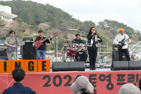 사진은 지난해 통영프린지 공연 모습.      통영시 제공