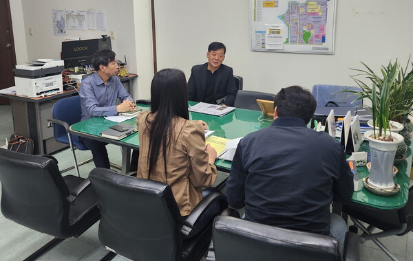광양경자청이 '건축행정 현장 상담반'을 운영하고 있다. (사진=광양경자청)