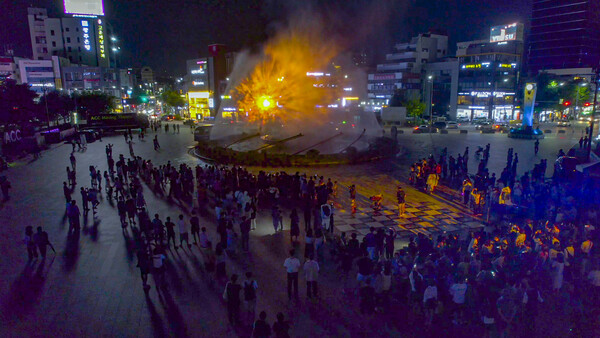 5·18민주광장 분수대에서 '빛의 분수'가 운영되고 있다. (사진=광주광역시 동구)