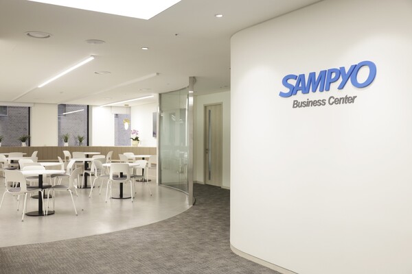 삼표그룹은 문화 소통 확대를 위해 본사가 위치한 광화문 이마빌딩 비즈니스센터(사진)에 셀프도서관을 운영하고 있다. 삼표그룹 제공