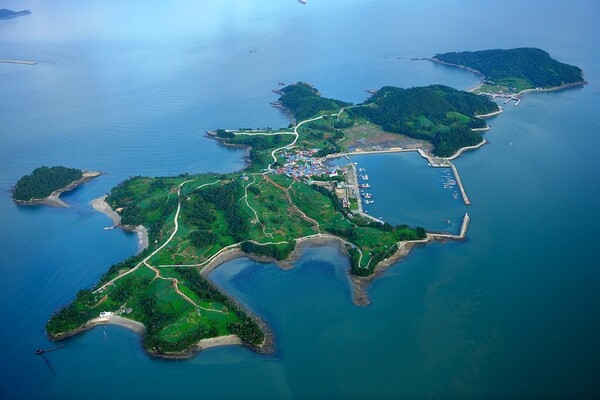하늘에서 바라본 신수도 전경. 사천시 제공