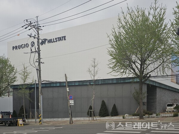 ◇오는 5월 일반 분양 절차를 앞둔 고척4구역 재개발 아파트 '고척 푸르지오 힐스테이트'의 견본주택. (사진=이준혁 기자)