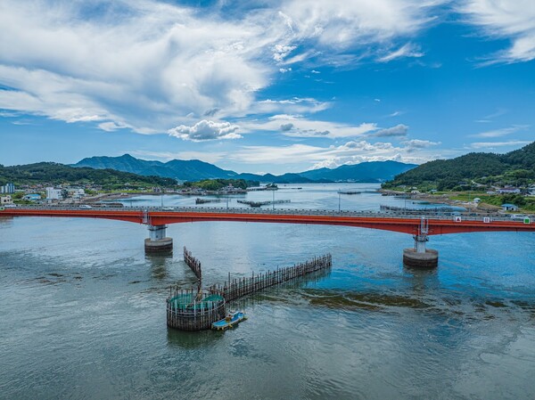 남해군의 전통 어업 방식인 죽방렴의 모습. 남해군 제공