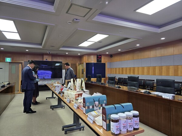 지난 8일 답례품선정위원회 모습.사진/순천시