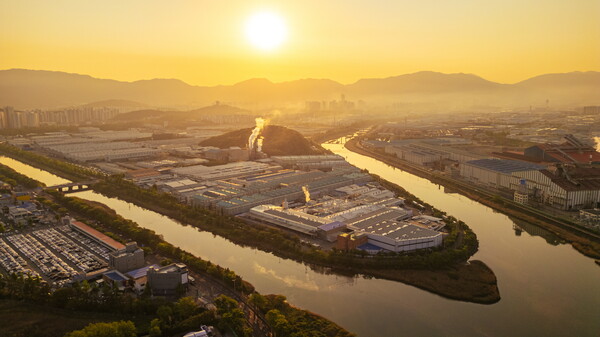 '창원공단의 아침' 드론 최우수상 수상작.