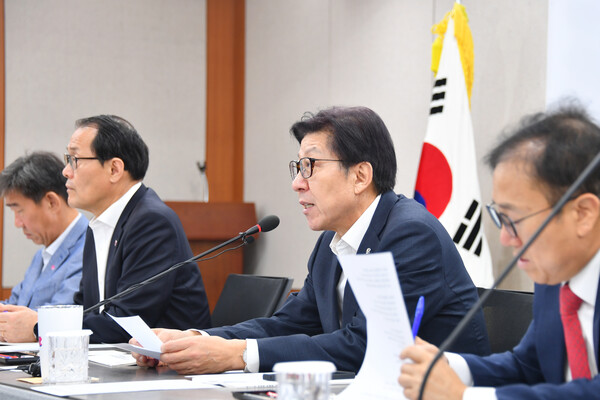 제21대 대통령 부산공약 국정과제화 보고회에 참석한 박형준 부산시장의 모습. 부산시 제공