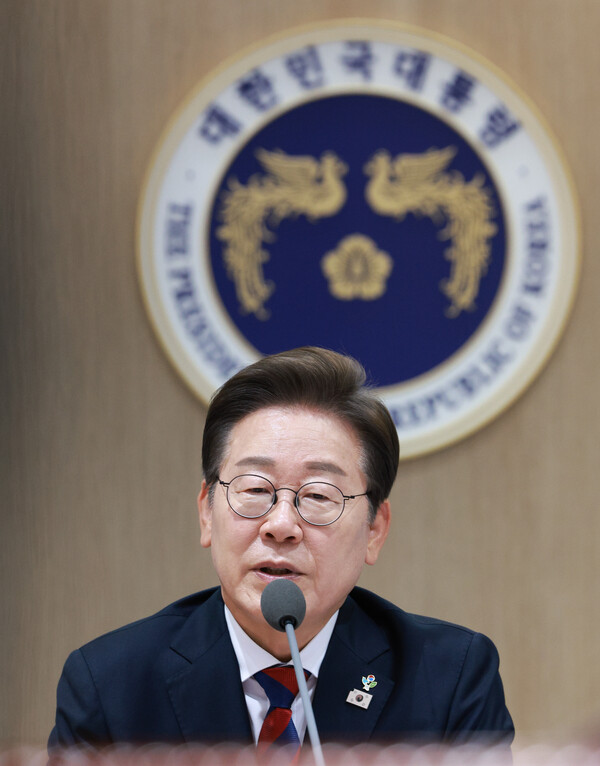 제21대 대통령에 당선된 더불어민주당 이재명 대선 후보가 5일 국무회의를 주재하고 있다. 공동취재단