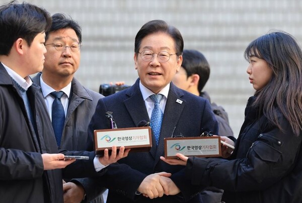 지난 2월 26일 서울 서초구 서울고등법원에서 열린 공직선거법 위반 혐의 사건 2심 공판에 출석중인 이재명 더불어민주당 대표. 연합뉴스. 