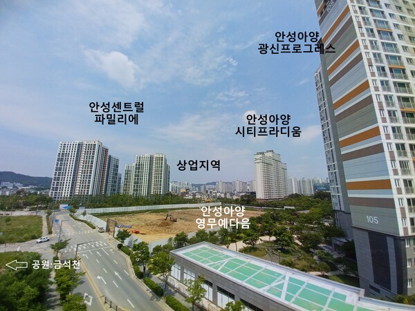 영무건설 자회사 와이엠건영이 경기도 안성시 옥산동 556번지(아양지구 B-3-1블록)에 공급하는 ‘안성 아양지구 영무예다음’의 건설현장. 이 단지는 이미 조성된 ‘안성센트럴파밀리에’, ‘안성아양시티프라디움’, ‘안성아양광신프로그레스’ 단지 사이에 자리한다. 김태현 기자