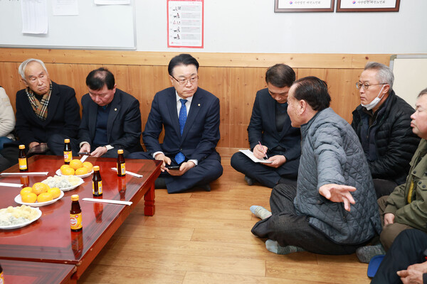 2025년 1월, 읍면 순회 현장행정 장면(이양면 금능 경로당).사진/화순군