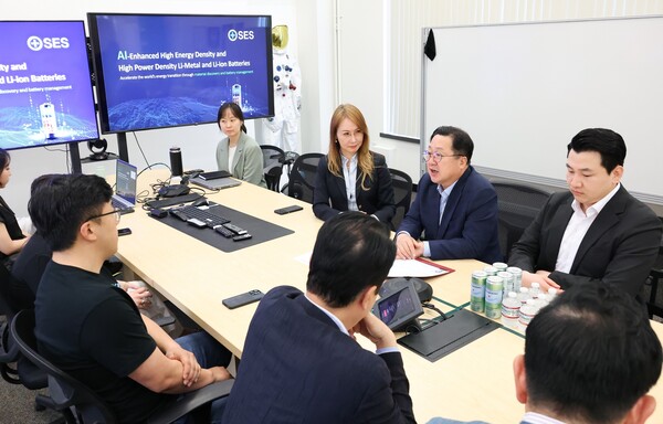 16일(현지시각) 이장우 대전시장은 SES AI의 미국 보스턴 본사를 방문해, 대전 투자 유치 및 전략적 협력 방안을 논의하고 있다. 대전시 제공.