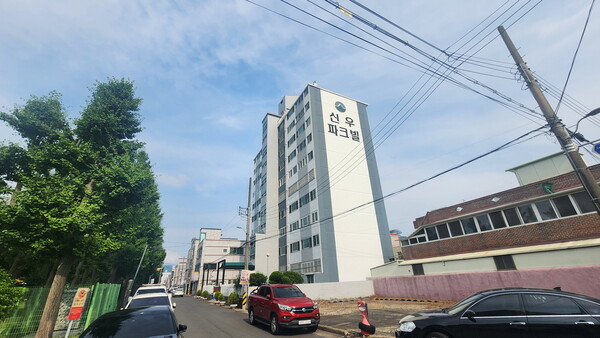 진주시가 소규모 공동주택 단지 내 공용시설 개선을 지원한 사례. ⓒ진주시