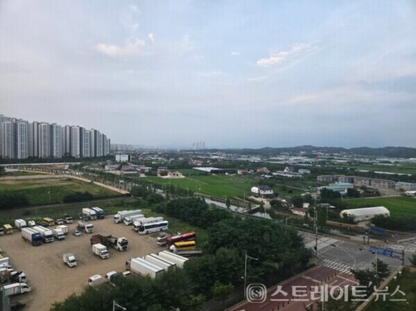 효성중공업이 김포시 풍무동 483-7번지(양도지구 도시개발사업 1~3블록)에 공급하는 '해링턴 플레이스 풍무’의 건설현장. 이 단지는 ‘풍무역 센트럴 푸르지오’ 인근에 위치한다. 김태현 기자