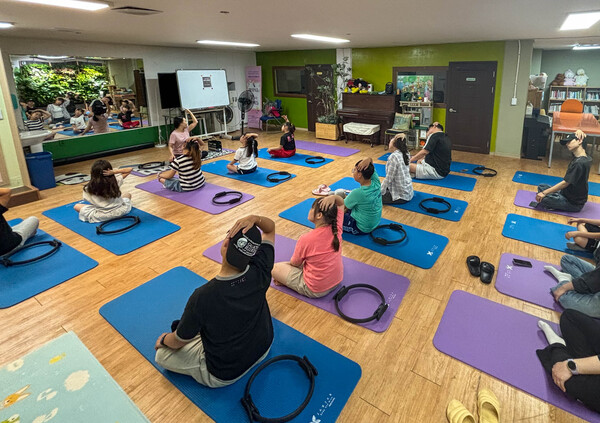 한국마사회 ‘찾아가는 문화센터’ 키즈요가 수업 모습