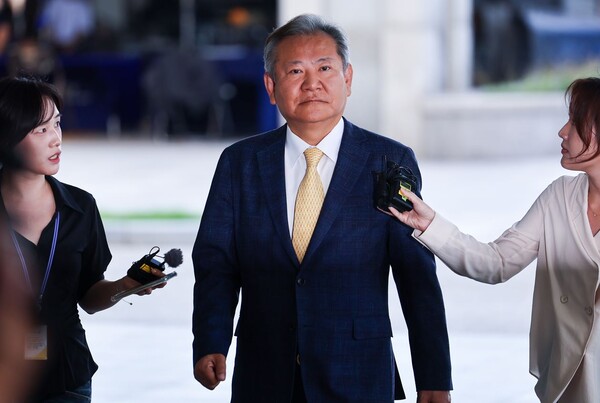 이상민 전 행정안전부 장관이 25일 내란특검 조사를 받기 위해 서울 서초구 서울고등검찰청으로 들어가고 있다. 연합뉴스. 