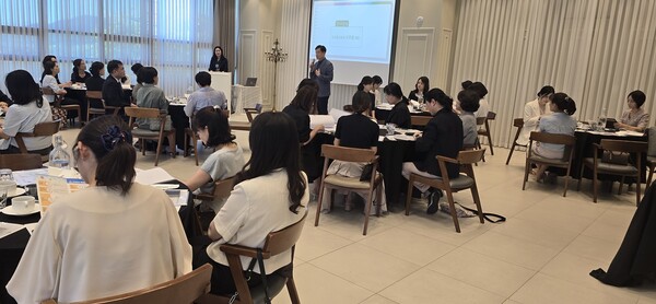 '유보통합 협력 네트워크 구축을 위한 협의회'가 지난 28일 남구 한 컨벤션센터에서  광주지역 11개 대학 40여 명의 교수들이 참석한 가운데 열렸다./광주교육청