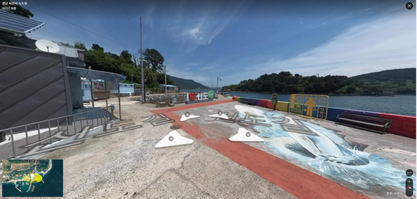 신도 선착장 일대에 설치된 로드뷰 안내 이미지. ⓒ사천시