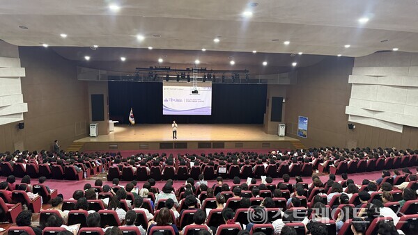 전라남도교육청은 29~30일 화순 하니움문화스포츠센터에서 ‘학교급식 관계자 직무역량 강화 연수’를 진행하고 있다.사진/전남교육청