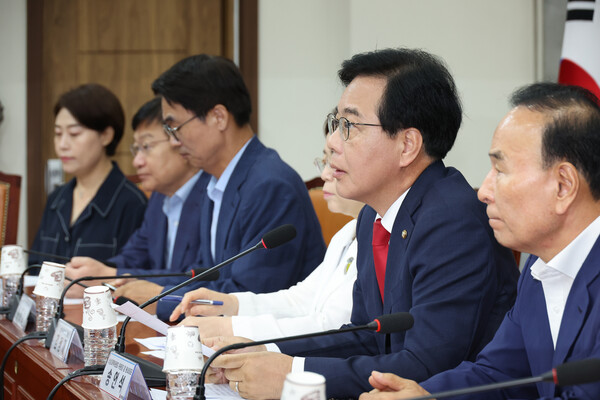 국민의힘 송언석 비상대책위원장 겸 원내대표가 31일 국회에서 열린 비상대책위원회의에서 발언하고 있다. 연합뉴스. 