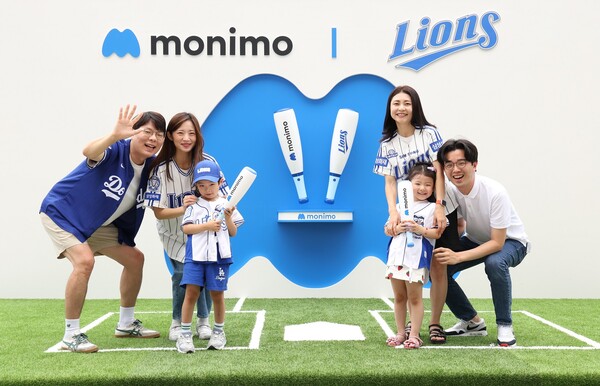 3일 삼성라이온즈 파크를 찾아 아이들과 즐거운 한 때를 보낸 야구팬들. 삼성금융네트웍스 제공.