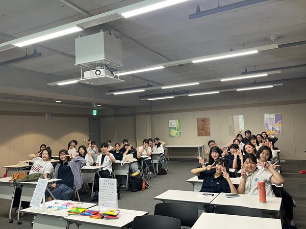 한·일 국제교류 프로그램 '한·일 고교생이 만드는 우정의 하루'에 참여한 광주 나고야 고교생들./광주교육청