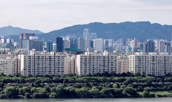서울 강남구 압구정동 신현대 9·11·12차 아파트를 재건축하는 압구정2구역 사업장. 연합뉴스