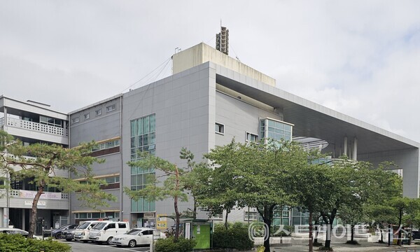 ◇'김해 삼계 동일스위트' 아파트 단지의 주소인 삼계동(법정동)은 북부동(행정동)의 일원으로, '김해 삼계 동일스위트'의 전입신고는 북부동 행정복지센터에서 맡는다. (사진=이준혁 기자)